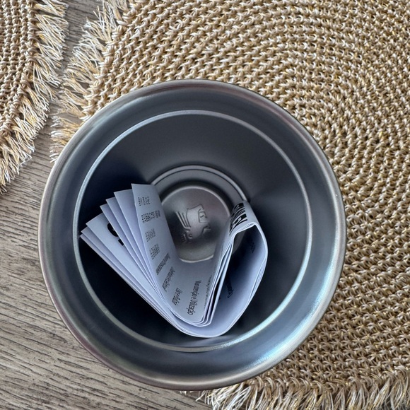 NWT Stanley LIMITED Edition Holly Berry Gloss Tumbler OUT OF STOCK - Picture 3 of 5